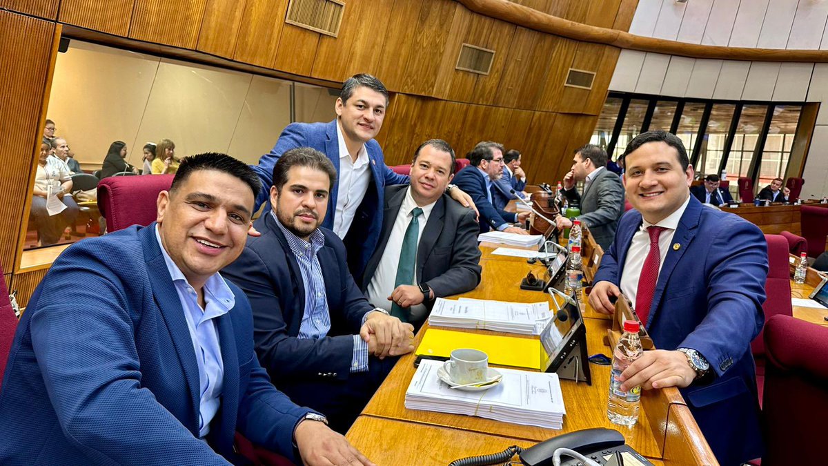 Sesión extraordinaria.
Estudio en plenaria del Presupuesto General de la Nación  2025 🇵🇾