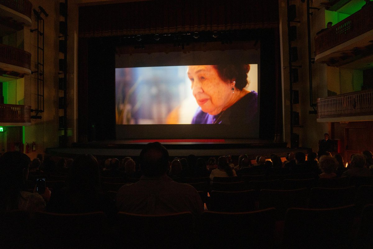Santiago Peña (@santipenap) on Twitter photo Hoy rendimos un justo homenaje a la querida profesora Gilda Ruíz, una paraguaya que, con su pasión y dedicación de toda una vida por nuestra danza, nos enseña a amar lo nuestro. Tuve el honor de entregarle la Orden Nacional del Mérito en el Grado de Gran Cruz, así como también de Hoy rendimos un justo homenaje a la querida profesora Gilda Ruíz, una paraguaya que, con su pasión y dedicación de toda una vida por nuestra danza, nos enseña a amar lo nuestro. Tuve el honor de entregarle la Orden Nacional del Mérito en el Grado de Gran Cruz, así como también de