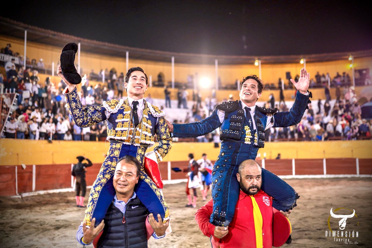Dimensión Taurina By Tauro Nota (@tauronota) on Twitter photo 🕍 Plaza de toros “El Renacimiento”
🇲🇽 Teocaltiche, Jalisco
📆 11 de Noviembre 2024
🔻 Corrida de toros
📍 Al final salieron a hombros <a href="/AGElChihuahua/">Antonio Garcia El Chihuahua</a> y <a href="/FerminArmillita/">Fermin Armillita</a>
📷: 𝓓𝓲𝓶𝓮𝓷𝓼𝓲𝓸𝓷 𝓣𝓪𝓾𝓻𝓲𝓷𝓪 𝓫𝔂 𝓽𝓪𝓾𝓻𝓸𝓷𝓸𝓽𝓪: Brandon 🕍 Plaza de toros “El Renacimiento”
🇲🇽 Teocaltiche, Jalisco
📆 11 de Noviembre 2024
🔻 Corrida de toros
📍 Al final salieron a hombros <a href="/AGElChihuahua/">Antonio Garcia El Chihuahua</a> y <a href="/FerminArmillita/">Fermin Armillita</a>
📷: 𝓓𝓲𝓶𝓮𝓷𝓼𝓲𝓸𝓷 𝓣𝓪𝓾𝓻𝓲𝓷𝓪 𝓫𝔂 𝓽𝓪𝓾𝓻𝓸𝓷𝓸𝓽𝓪: Brandon