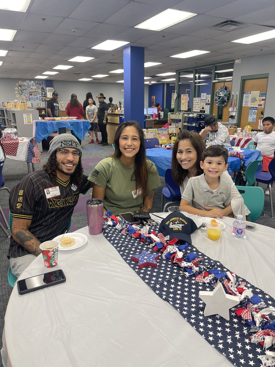 denisemihernan2's tweet photo. THANK YOU Veterans! 🇺🇸 @NISDMcDermott @NISDElemSS https://t.co/hjTP0sErZm
