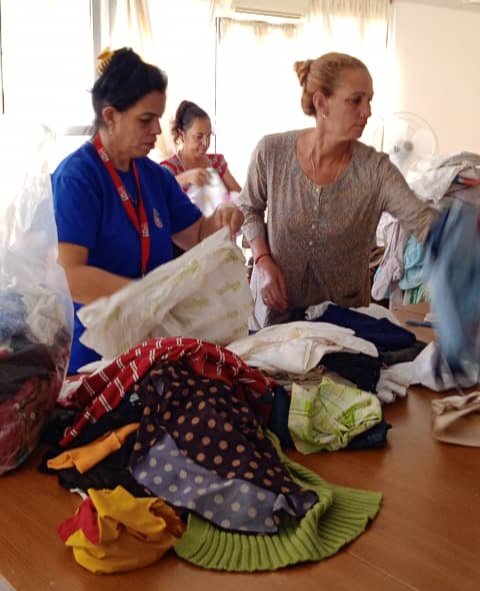 En las sedes de los  #CDRCuba continuaremos recibiendo donaciones para enviar hacia las provincias afectadas por los eventos climatológicos. #Cuba #CDRCuba #UnidosXCuba #FuerzaCuba