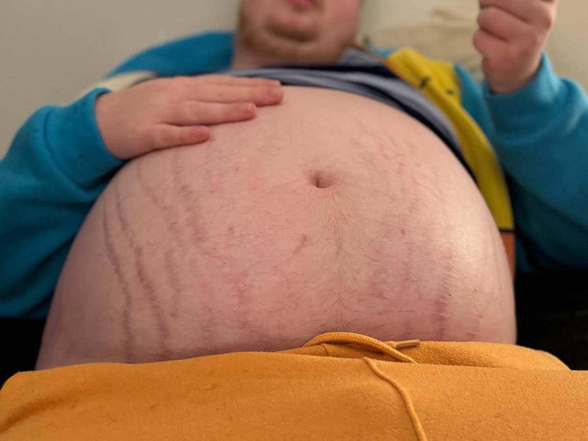 ReknarAD's tweet photo. FUUUUCK.. @CoachGained  did a fucking number on my inflated belly. 3.5psi, orbeez and icecream... I'm ready to BURST https://t.co/a76ISwxSzc