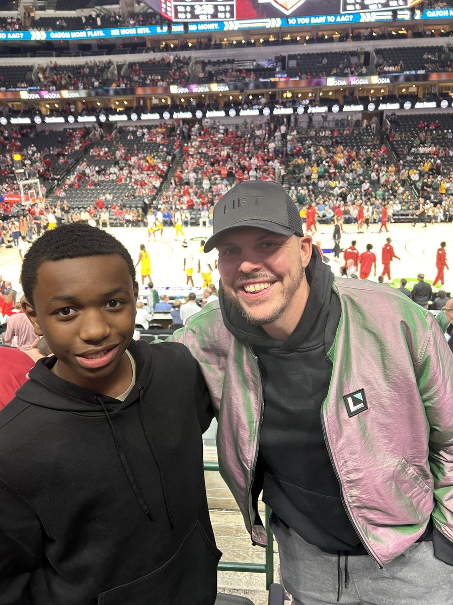 FredrickLillyII's tweet photo. A special thanks to @MikeMiller_13 for taking a photo with my son… https://t.co/mUt79dLIAR