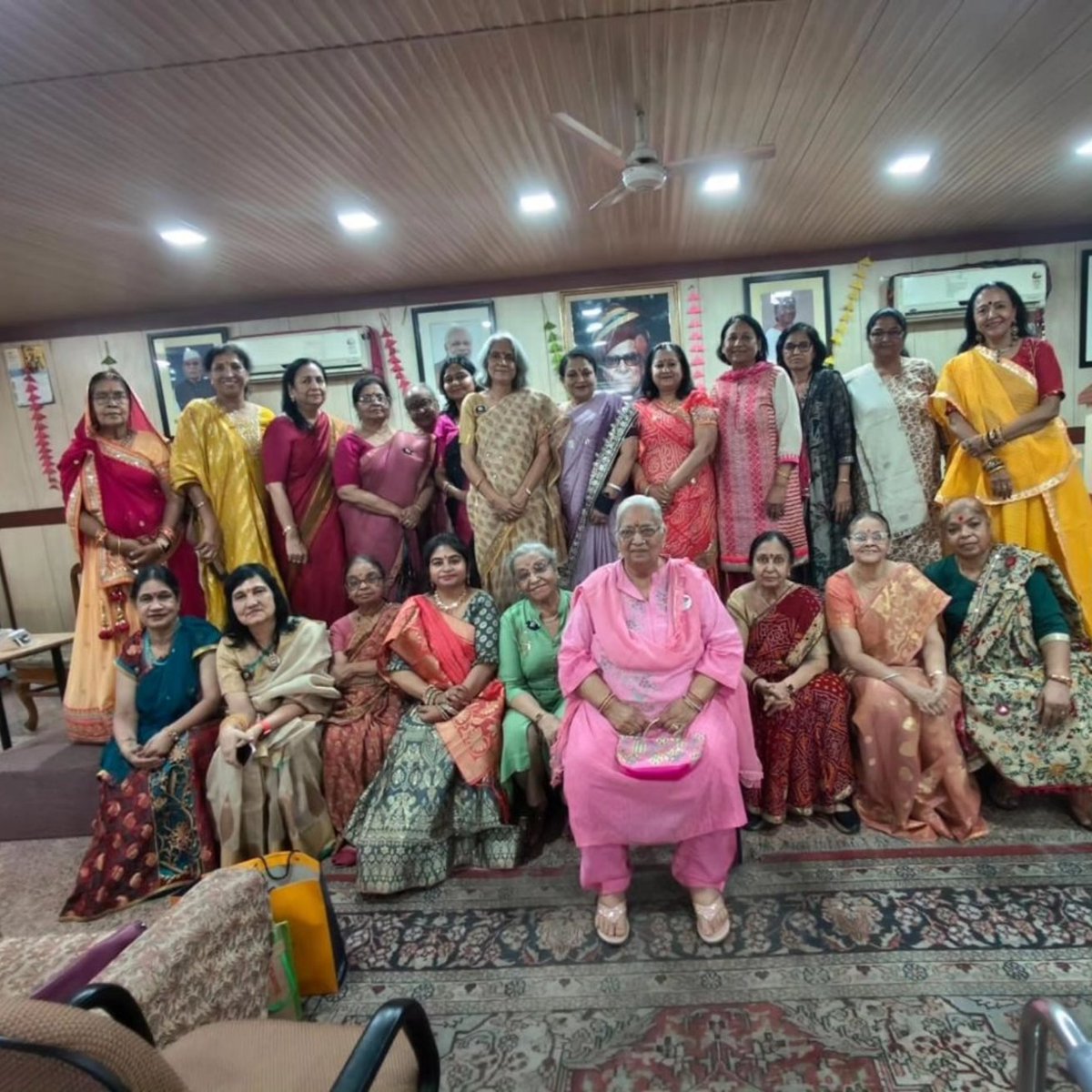 mfjcfjaipur's tweet photo. MFJCF organised an awareness session at Inner Wheel Club of Jaipur on 8th November.
#mfjcf♻️🙏 https://t.co/ynVBBcZGEm