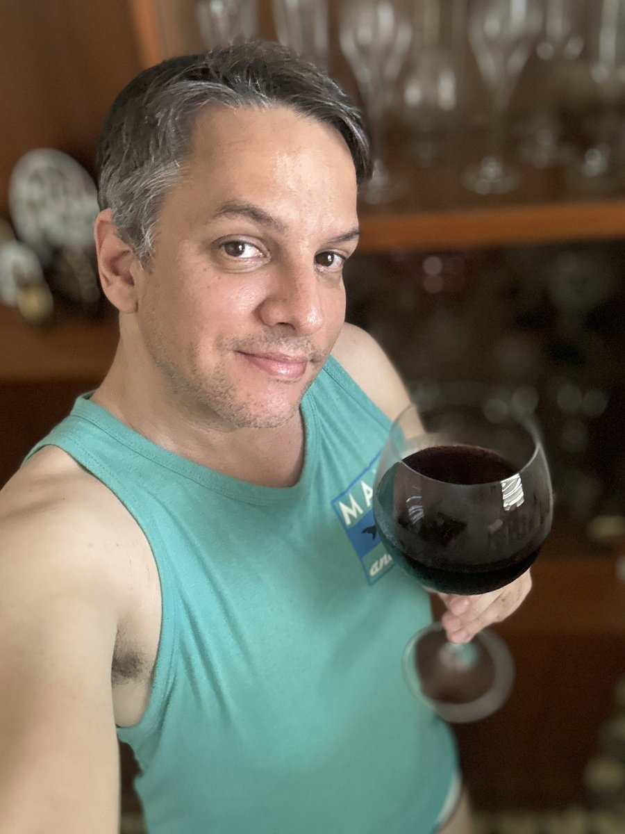 irizarry_mendez's tweet photo. I know it’s Monday but still celebrating LIFE!!! And this rainy night is everything…
#winelover #ElCOTO #RIOJA https://t.co/EZMF10T2wB