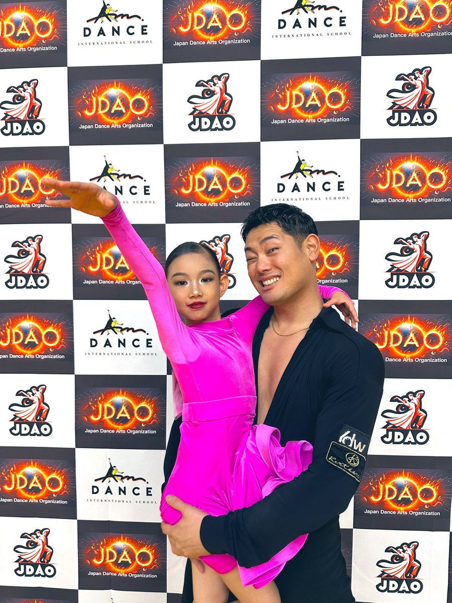 Scorchingsun_t's tweet photo. 2nd Winter Freedom Challenge Cup🇯🇵
Corinna
U6 5Dance Champion 🏆
U6 2Dance Champion 🏆
Jin Yaping&Taku
PROAM T&SPearl CR Champion 🏆
Open Challenge C 第三名 🥉
Thank you so much 阿修老師
我們家Corinna 超級開心🥰
#JDAO https://t.co/SrKJMzTG3C
