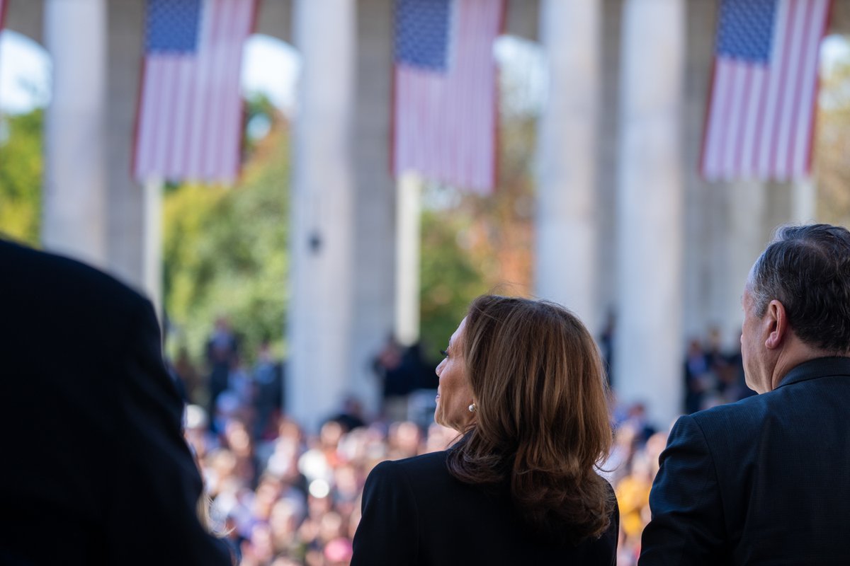 VP46Archive's tweet photo. To our veterans and their families: Thank you for your service and sacrifice.

We are forever indebted to your unshakable devotion to protecting America's promise of freedom, equality, and justice for all. https://t.co/vz1VfH5ZR4