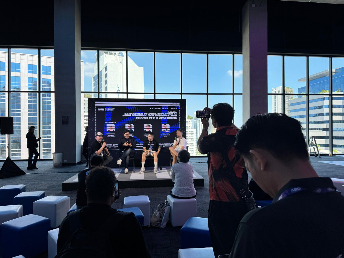 Edgeof_AI's tweet photo. 🚀 Coming at you live from Devcon!
Joshua Kriger from Edge of NFT is on stage at @WOWSummitWorld in Bangkok discussing NFTs and Web3, along side.

With @wpirunruk WOW Robot @arthurtankl @FILLiquid @mrrydon Aethir.

🌐 #Web3 #NFT #WOW2024 #EdgeOfNFT #BangkokSummit https://t.co/b8YEVBhXRq
