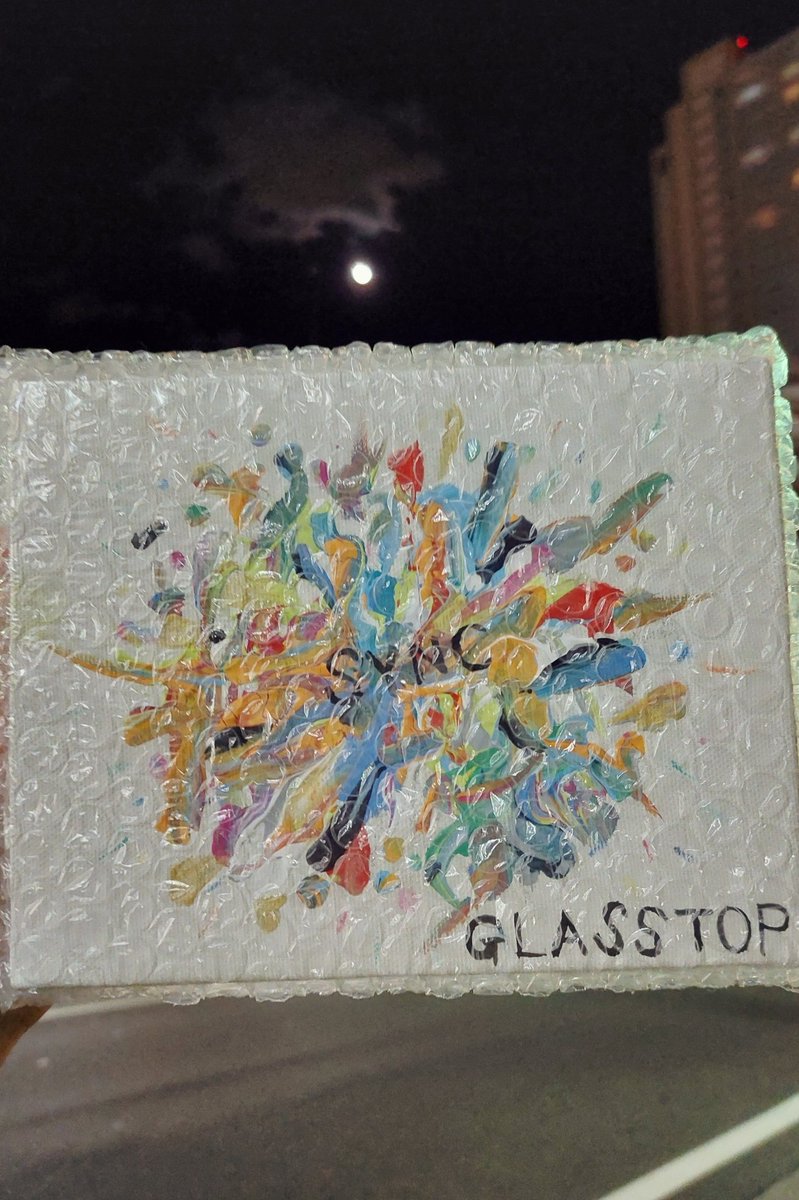 mzkn86's tweet photo. 好きすぎてもう何も言葉にしたくないくらい拗らせてた！
GLASS TOP新世界ツアー、全部見れたし後悔なく推せたしありがとうしかない！ずっとかっこ良くて困った！
これまでたくさん大切なものもらったので大事にしまって、たまにそのキラキラ眺めながら生きてく🌠
そしてこの先も変わらず前のめりで推す https://t.co/Oie50pgozY
