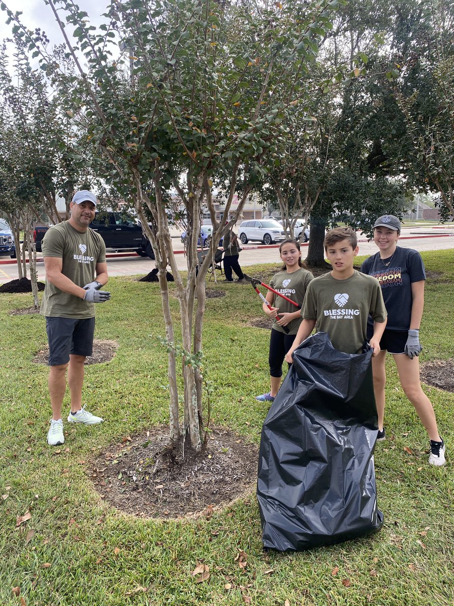 A HUGE thank you to <a href="/bayarea_church/">Bay Area Church</a> &amp; the many volunteers who came out to beautify our campus. From trimming trees to laying mulch and everything in between - they did it all! Thanks for participating in “Blessing the Bay Area” and for your hands-on service at Bauer!