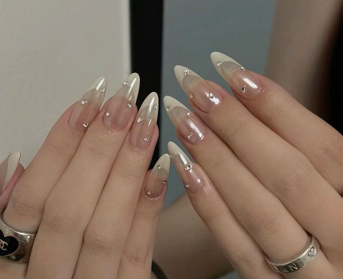 002366_'s tweet photo. 크리스마스 네일 래퍼런스 1 https://t.co/XZgt2A7sAZ