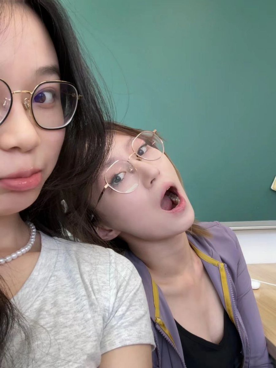 【网友投稿 No.1178】反差眼镜小姐姐 #眼镜娘 #眼镜妹 #投稿 #反差 #投稿曝光 #女友 #女友分享 
#女友系列 #女同学 #女同事 https://t.co/qpS6EIabnz