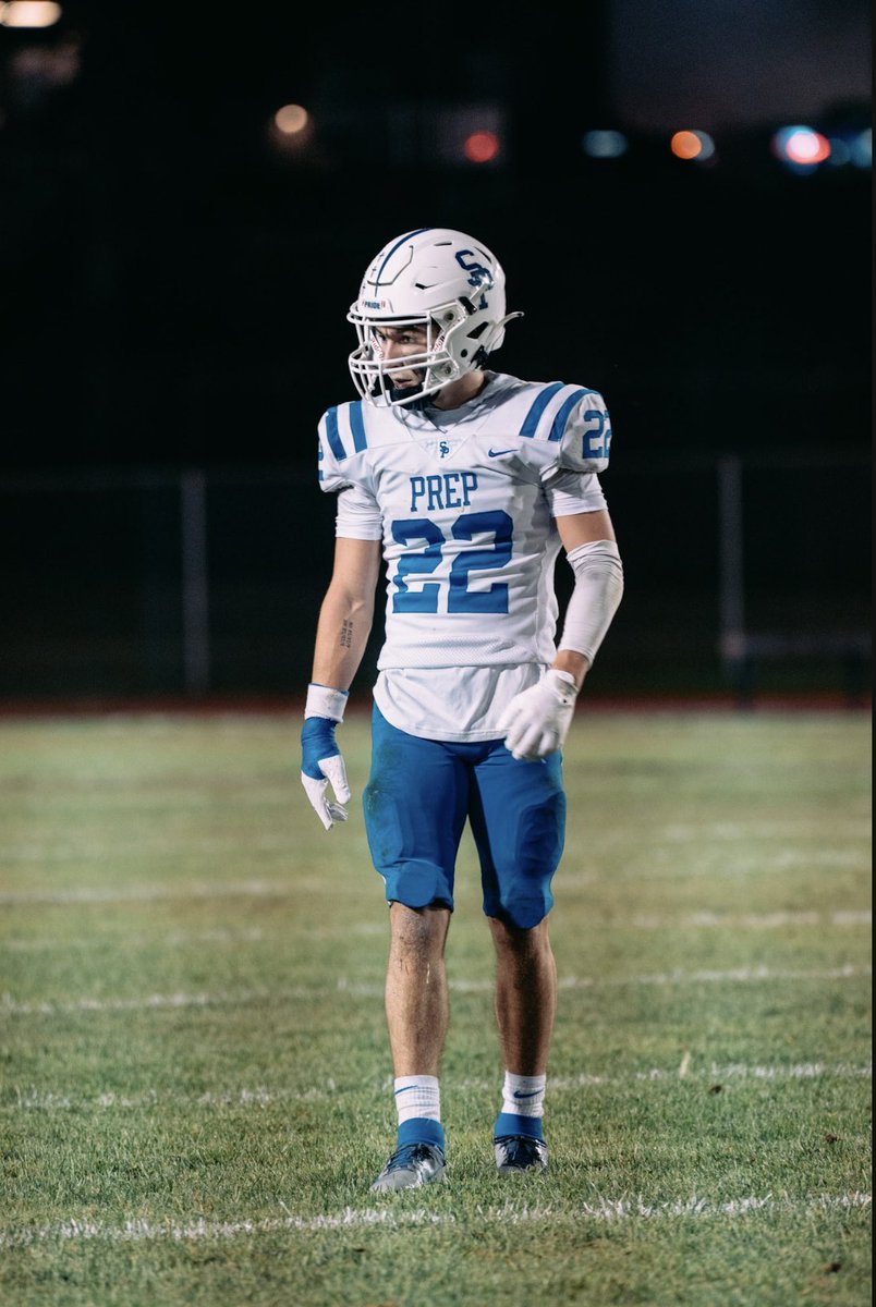 Honored to be recognized as 1st Team All Metro H-Back &amp; Cornerback. Grateful for  my teammates for making this possible. 
#rollprep 
<a href="/apmaul/">AP Maul</a> <a href="/BrandonHuffman/">Brandon Huffman</a> <a href="/EvansRankings/">Matt Evans</a> <a href="/PrepRedzoneWA/">Prep Redzone Washington</a>