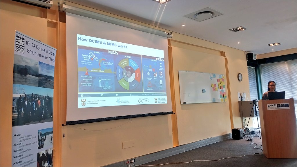 ULWAZISciComm's tweet image. Dr Lauren Williams, Geospatial Scientist from Oceans and Coasts- DFFE, talks about the significance of ocean and coastal information management systems for South Africa's Ocean Governance and conservation. #OCIMS #MIMS #OceanGovernance #OceanPolicy