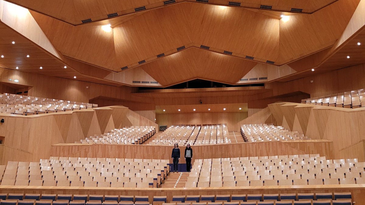 ¡Qué buen día pasamos ayer en el <a href="/AuditorioZGZ/">Auditorio de Zaragoza Princesa Leonor</a> con los candidatos al 23 #PremioEbrópolis!

Muchas gracias a todos por vuestra participación en el video y también a <a href="/DVideomarketing/">Dosis Videomarketing</a>. 

¡Con todos vosotros, seguro que el audiovisual quedará estupendo!