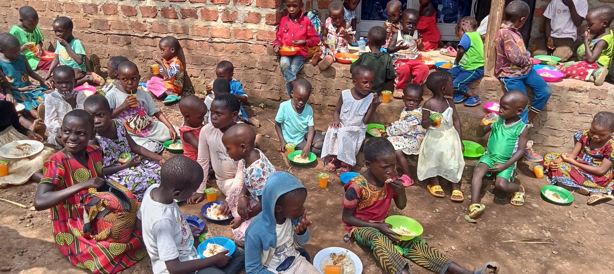 Jkanyike200's tweet image. Lets feed the hungry. Lets make a difference 🙏🥰 #gofundmehelp  #trendingvideo  #foryou  #help #kids #home #fyptwitter  #x #support  #orphans #StrayKids  #love #Volunteers  #CommunityFirst