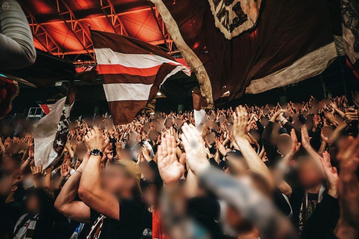 UltraFCSP2002's tweet image. Unsere Fotos vom Auswärtsspiel in Leipzig sind online. #fcsp usp.stpaulifans.de/copper/thumbna…
