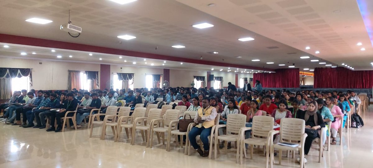 acscebangalore's tweet image. 🌟🎓#ACSCE&apos;s #CorporateTrainingProgram was a success! From 7th-11th Nov 2024, 7th-semester #CSE students honed essential skills in aptitude &amp;amp; professional readiness, led by experts Mr. Nishant Hipparagi &amp;amp; Mr. Arun Kumar. 🚀💼 We&apos;re proud to prepare our students to be #FutureReady