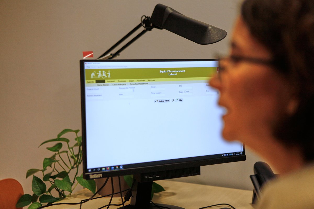 BCN_Accessible's tweet photo. Coneixes l'Equip d’Assessorament Laboral (#EAL)?

És un servei que: 

👉 Atén a les persones amb discapacitat que busquen feina
👉Assessora a les empreses a l'hora de contractar persones amb discapacitat

#BCNinclusiva

🔗Més informació: https://t.co/2QlMBGuKLG https://t.co/4DU45RaPGL