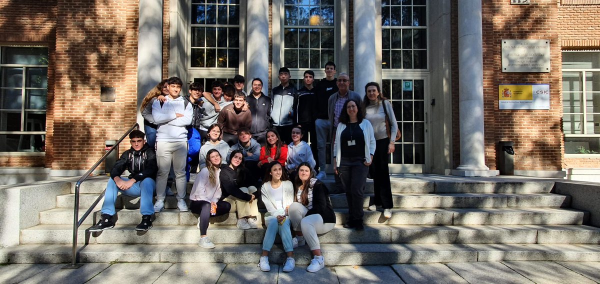 IQF-CSIC (@iqf_csic) on Twitter photo Ayer, en el taller de limpieza láser que organizamos dentro de las actividades de la #SemanaCienciaCSIC recibimos la visita de los alumnos de 2º bachillerato del <a href="/ColegioCabrini/">COLEGIO CABRINI</a> Ayer, en el taller de limpieza láser que organizamos dentro de las actividades de la #SemanaCienciaCSIC recibimos la visita de los alumnos de 2º bachillerato del <a href="/ColegioCabrini/">COLEGIO CABRINI</a>
