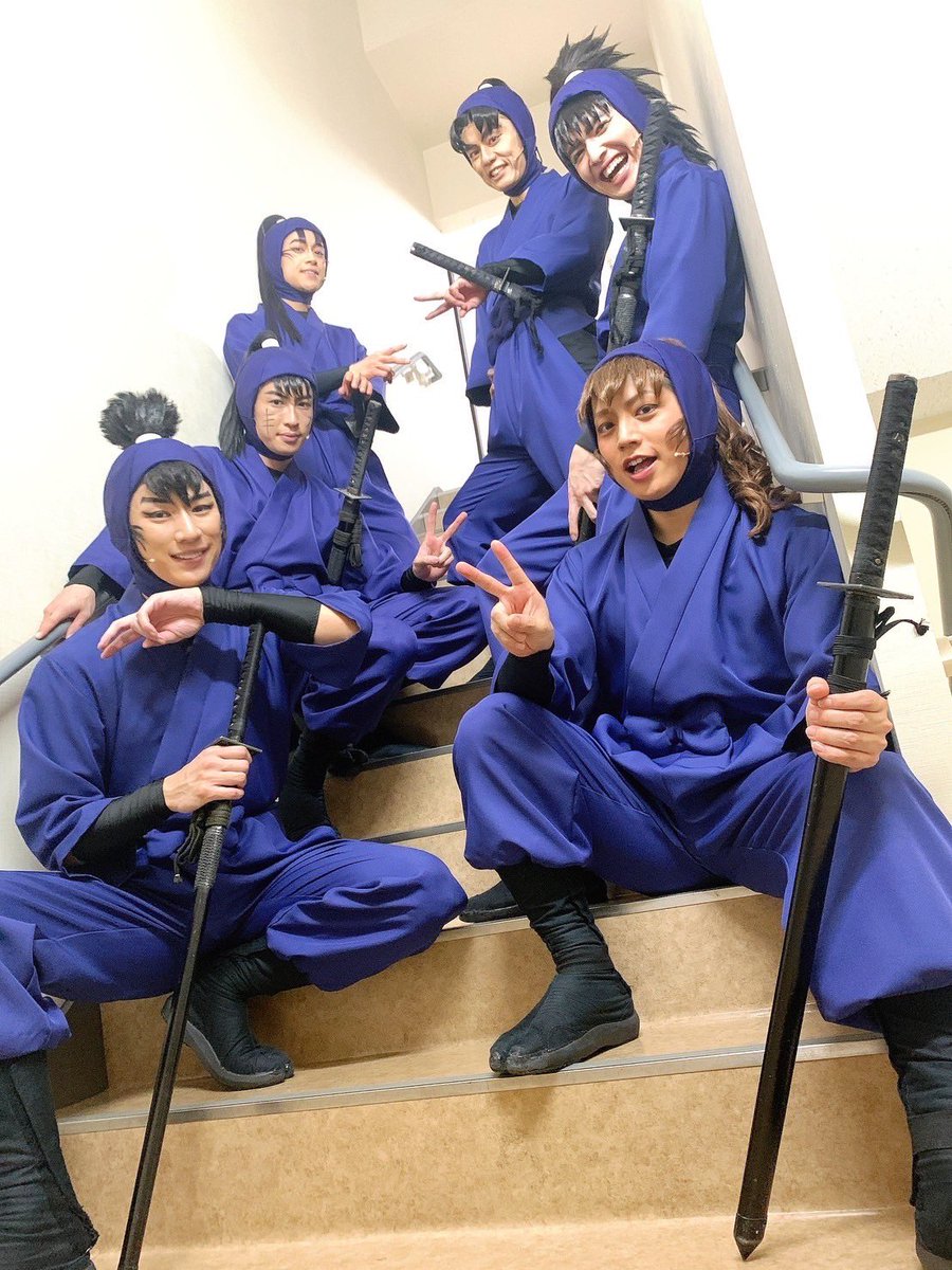 reizi_sakagaki's tweet photo. 忍ミュ14弾再演大阪大千秋楽ご来場誠にありがとうございました。
悔いなく出し切れた。
沢山笑ったし、みんなの応援に支えられました。
最高の公演期間過ごせて幸せでした。
みんなとお芝居出来て、とても嬉しかったです。 https://t.co/LPYV44LcRk