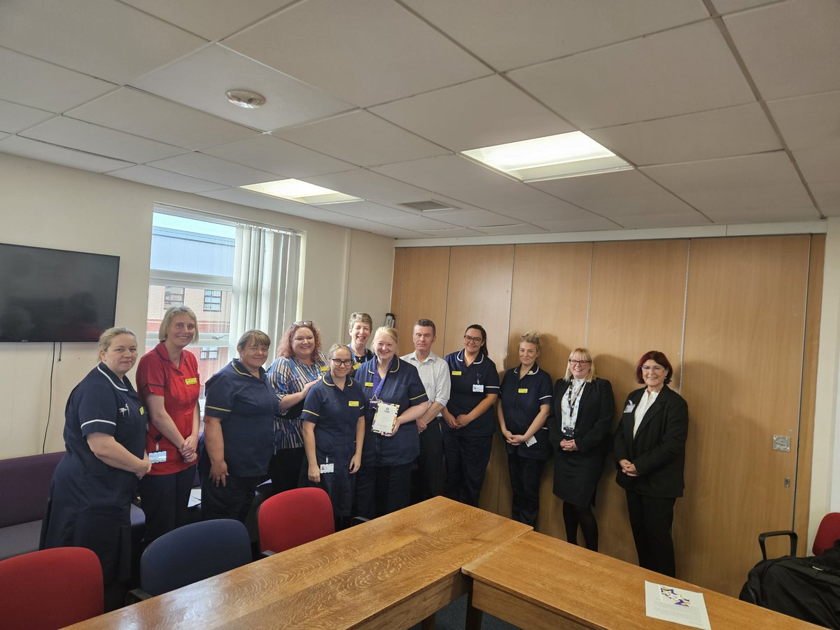Congratulations to Lead Nurse <a href="/TownPamela/">Pamela Town</a> on being awarded a #CavellStarAward. Pam was nominated for her outstanding leadership and commitment to the <a href="/BuryCO_NHS/">Bury Care Organisation</a> visiting project which will be launched <a href="/NCAlliance_NHS/">Northern Care Alliance NHS Foundation Trust (NCA)</a> wide from 25th November. Well done Pam 👏 
<a href="/CavellCharity/">Cavell</a>