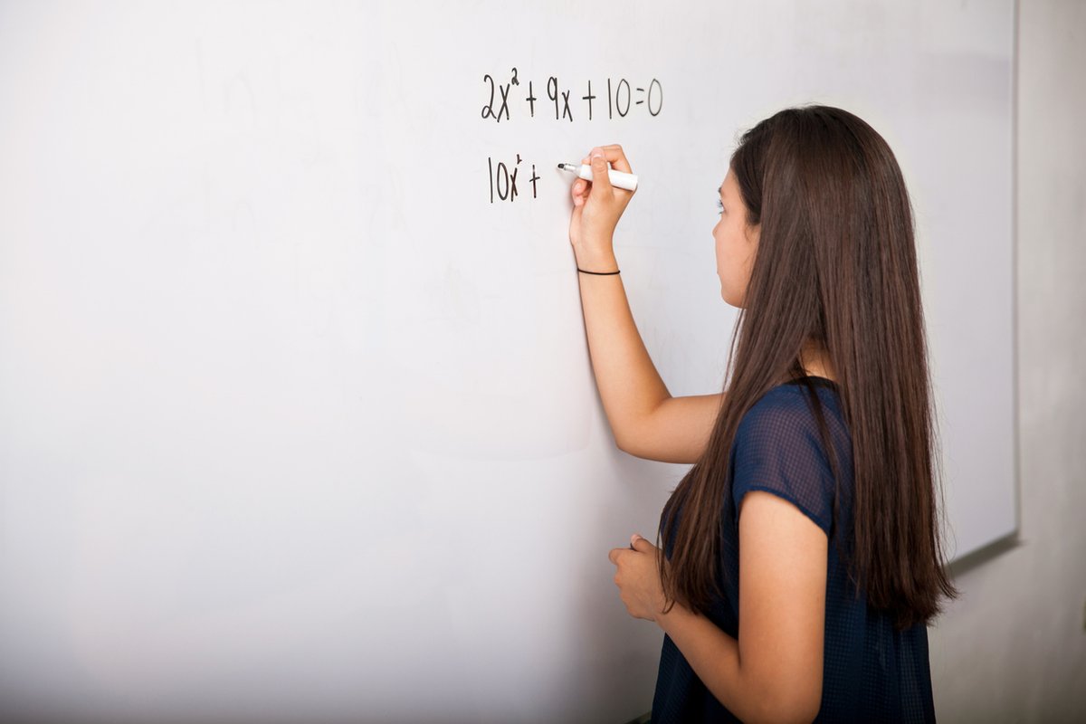 Click here loom.ly/IfMlIjA to see why using mini whiteboards and not rubbing out our wrong answers is a great learning tool in Math Teacher Paul Rodrigo's algebra class! #BISS #secondarymaths #maths #learningtools #igcse