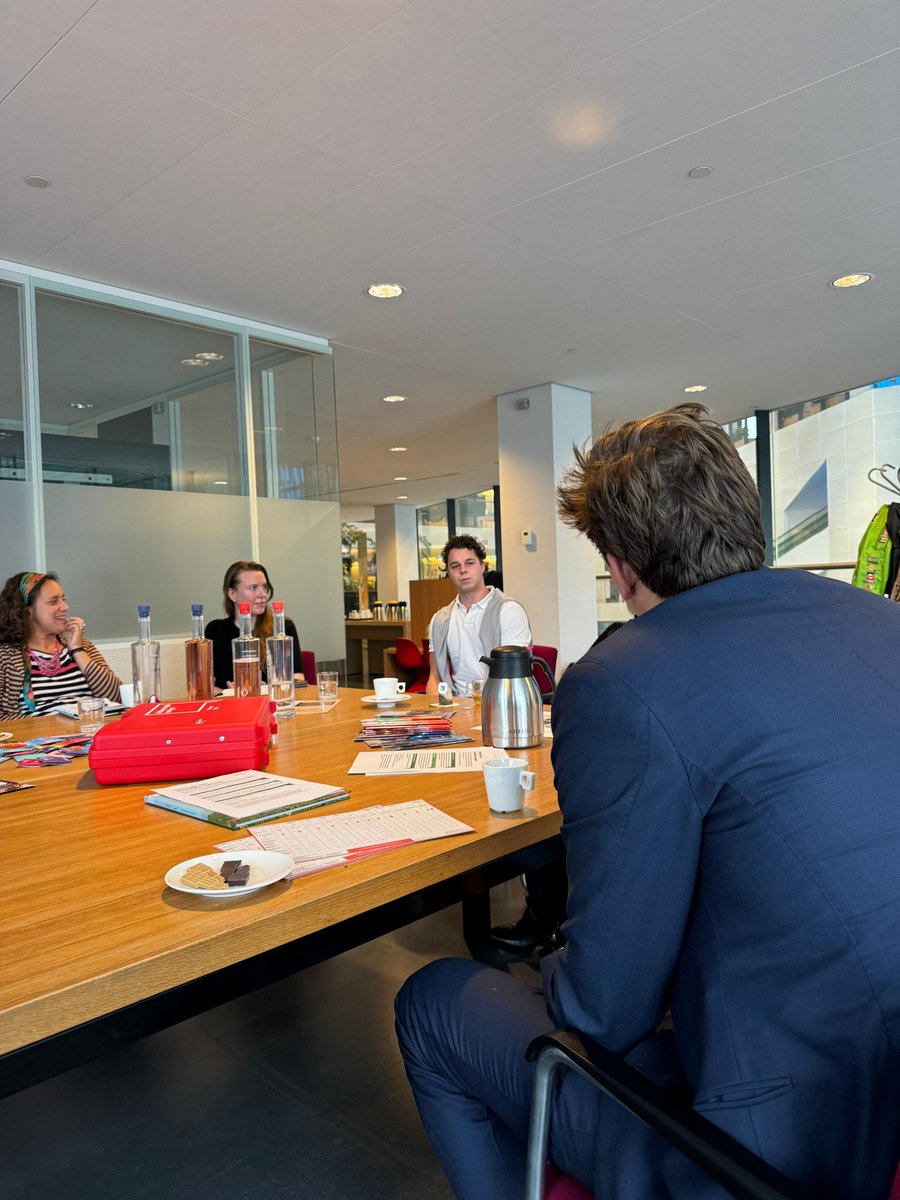 Samen met verschillende organisaties en experts werkt Rutgers aan het bevorderen van seksuele gezondheid in Nederland. Vorige week gaven we staatssecretaris <a href="/vincentkar/">Vincent Karremans</a> een kijkje in de keuken. Samen met <a href="/ggdru/">GGD regio Utrecht</a>, @soaids_nl en wethouder <a href="/eelcoeerenberg/">Eelco Eerenberg</a>  nodigden we de