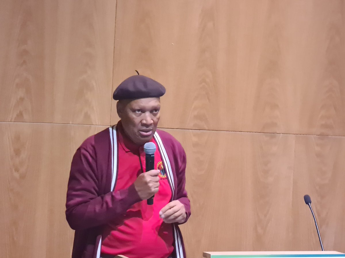 _cosatu's tweet photo. #AFADWU is leading a #Shopsteward training at Old Mutual Building in Sandton Gauteng provided by Labour Research Service #LRS. The training will be focusing on negotiations. #ClassStruggle #CollectiveBargaining https://t.co/JSsqPq5Ssr