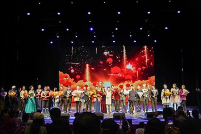 MEBOInternatio1's tweet photo. On October 26, Cal State LA hosted the third annual “Light of Regeneration” gala by the Rongxiang Xu College, celebrating Chinese and American cultures. With over a thousand attendees, the event highlighted MEBO’s commitment to cultural exchange and creativity. #MEBO #culture https://t.co/Vyt46zgOBa