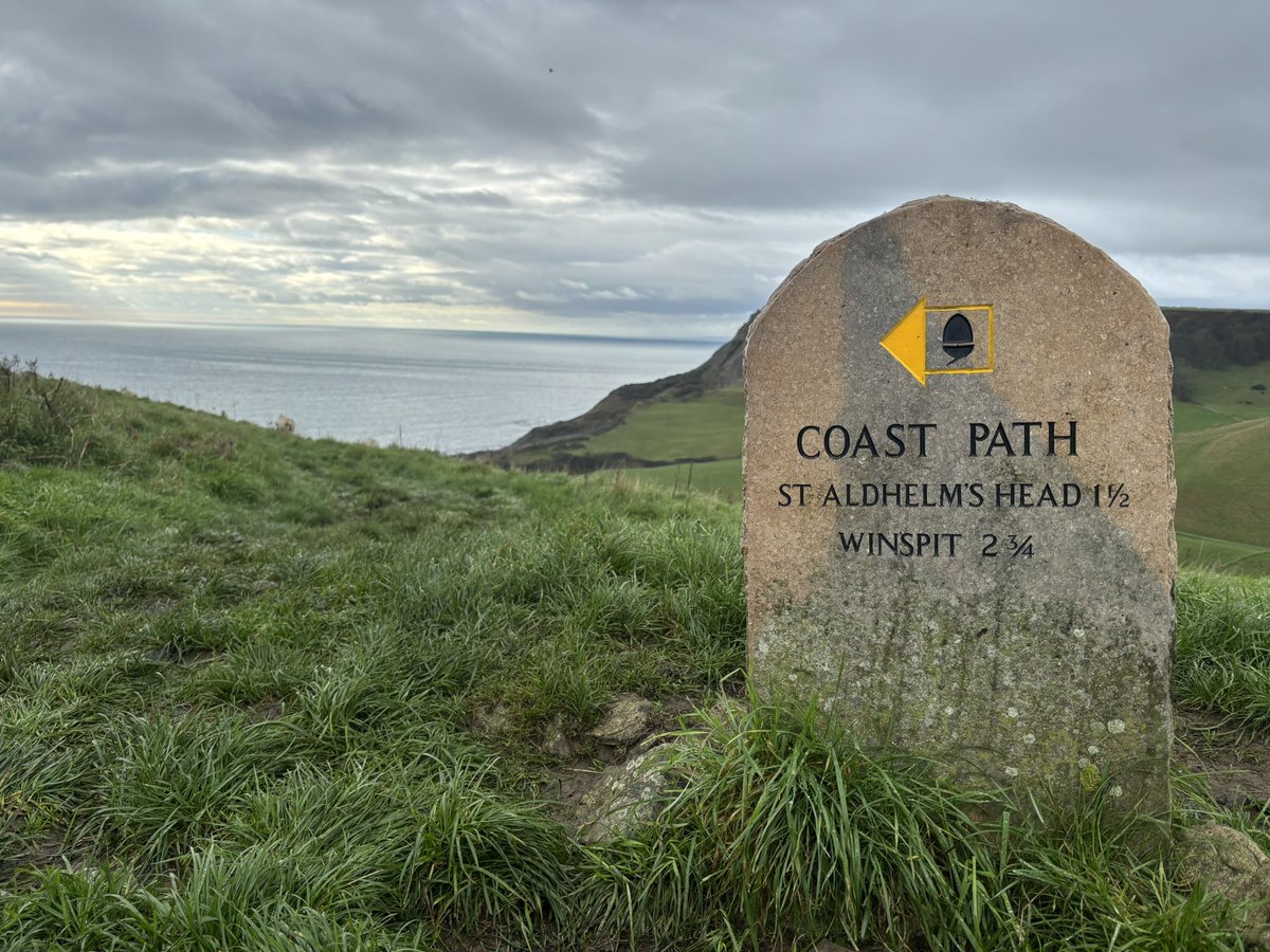 edwardjsault's tweet image. Throwback to Sunday and a long walk on the stunning Jurassic Coast from #Kimmeridge to #Swanage #JurassicCoast #Dorset @DrIanGlass