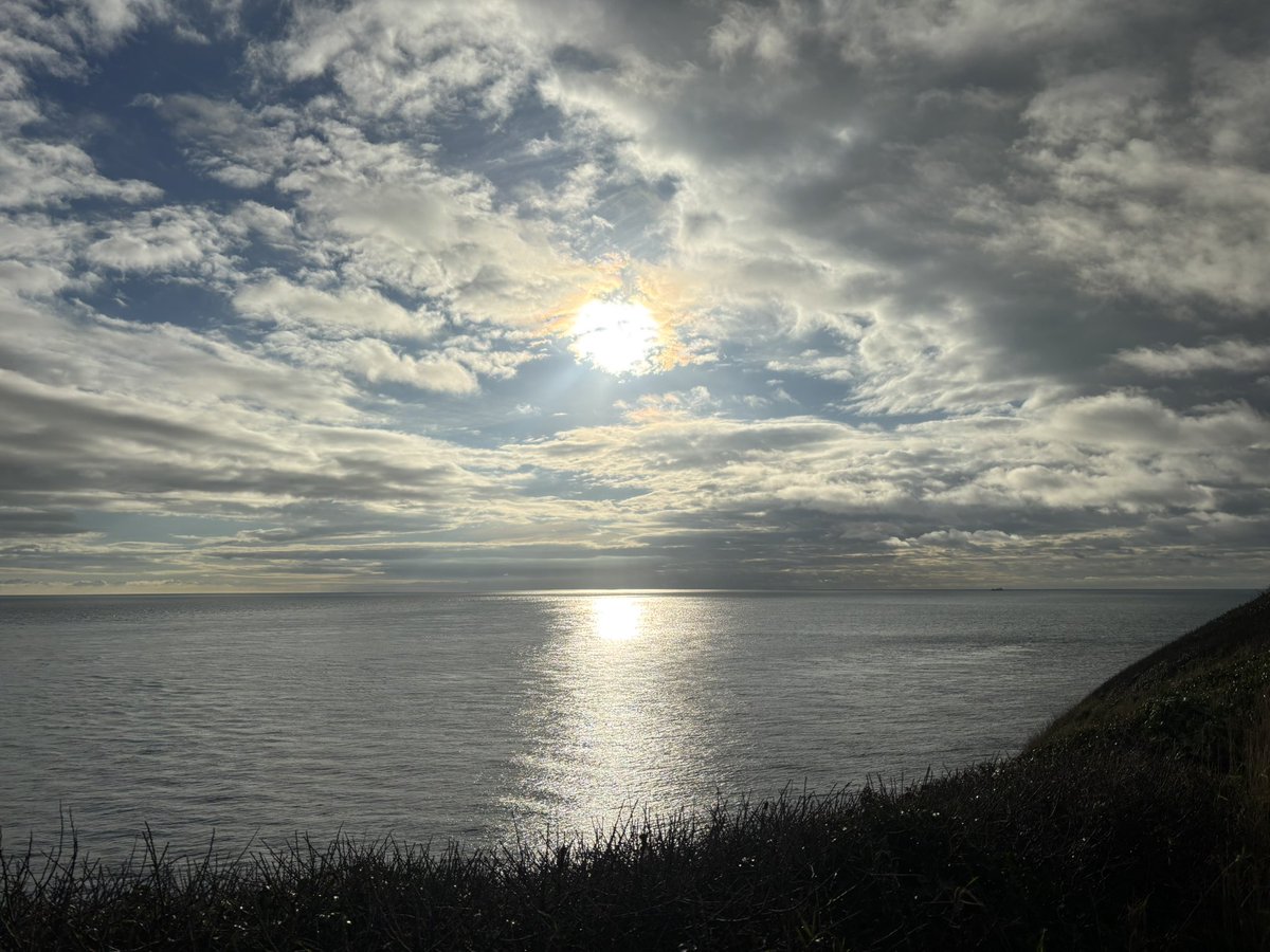 edwardjsault's tweet image. Throwback to Sunday and a long walk on the stunning Jurassic Coast from #Kimmeridge to #Swanage #JurassicCoast #Dorset @DrIanGlass