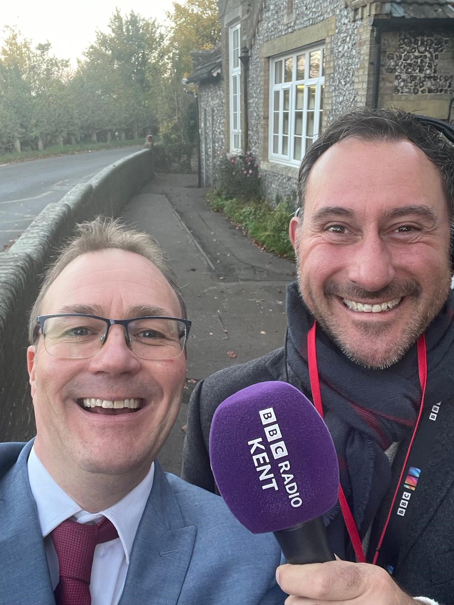 OCMATtrust's tweet photo. Our CEO, David Whitehead @tooyoungtobeceo about to go live on BBC Radio Kent with Phil Harrison on what can only be described as a busy, but very exciting day at Borden CE Primary School!

#GladiatorVisit #BBCRadioKent #BordenSittingbourne #OCMAT https://t.co/PsZ4fX3Hvx