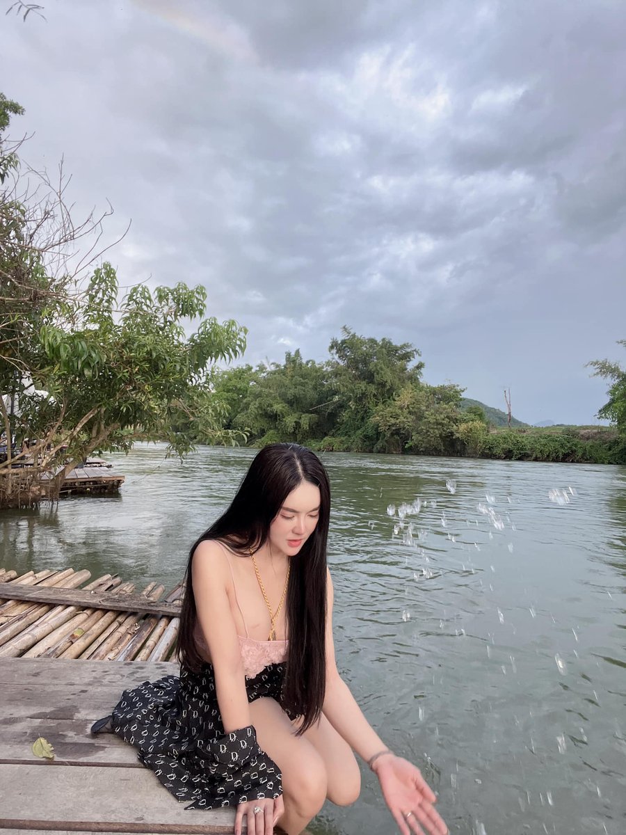 jhanwarot's tweet photo. สีเขียวของธรรมชาติแห่งความเป็นตัวเอง ก็เหมือนเราที่เป็นตัวเราเองโดยธรรมชาติ 😊😊
#ธรรมชาติบําบัด  #ผู้หญิงตัวกลมกลมนมโตโต  #ทักมาส่งรูปแนะนำตัว #หาคนดูแลหัวใจ #ฝากรีทวิตติดหัวใจให้ด้วยน้าาา https://t.co/6rDj4tFp6s
