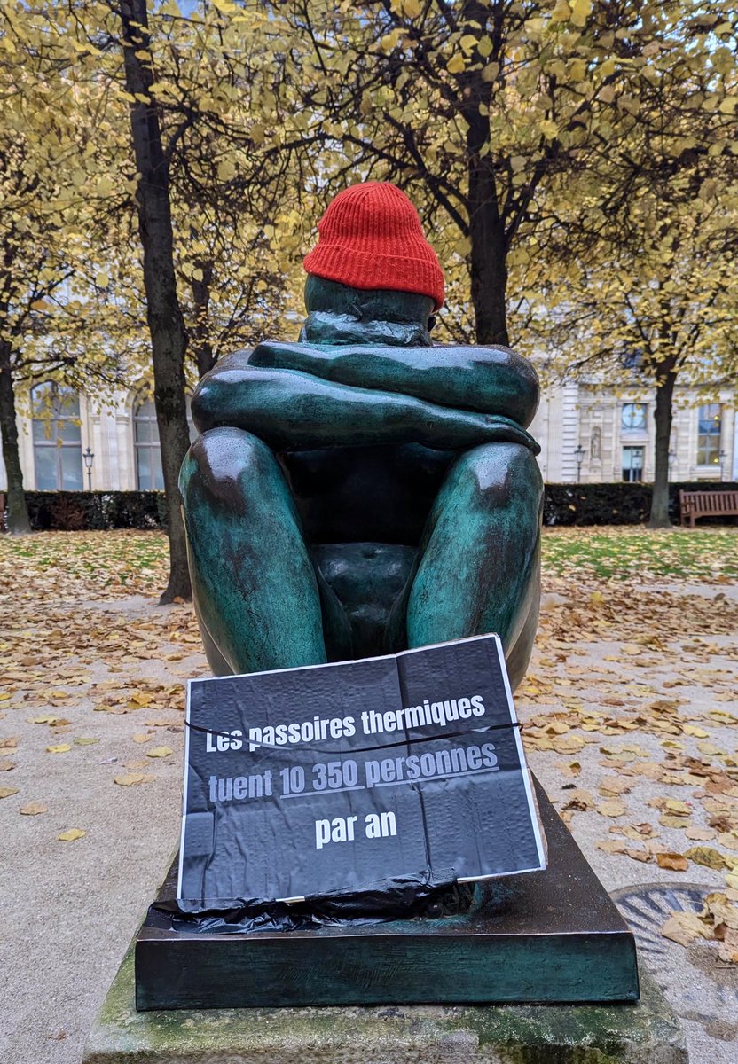 ActionJusClim75's tweet photo. ➡️ 10350 décès seraient dû aux passoires thermiques (logement avec DPE F et G)

➡️Hiver 23/24, 1/3 des https://t.co/GMzkkJT8f9 souffrent du froid dans leur logement avec des risques psychosociaux importants, pour les enfants notamment https://t.co/fq9iR8pIti