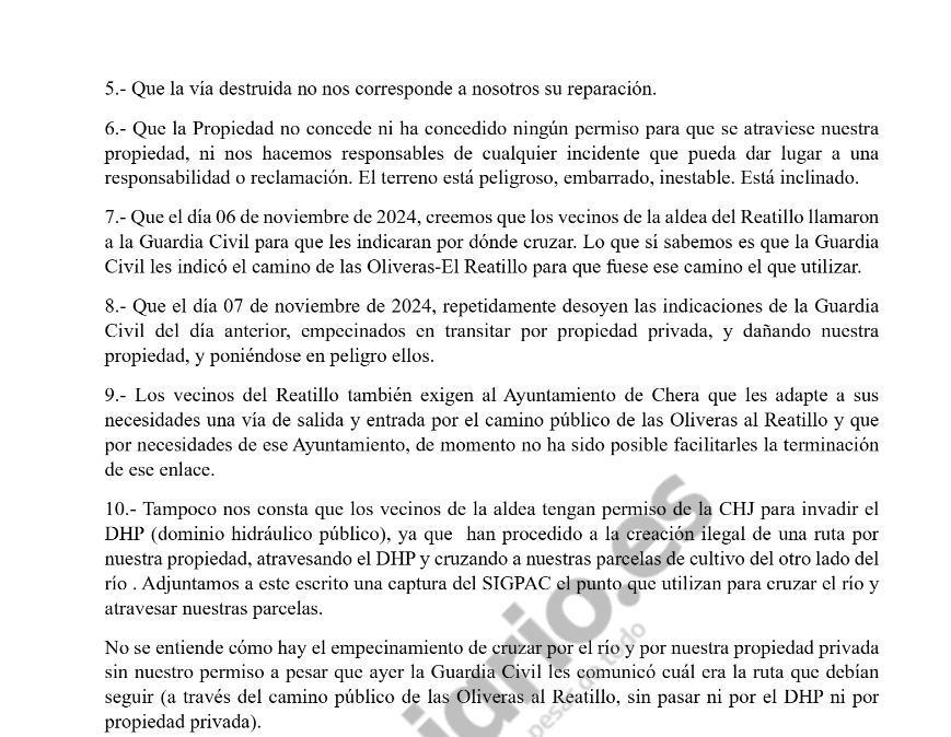 03690jul's tweet photo. CARTA de la prima del Rey, Marquesa de Borbón y Rojas, noble y multimillonaria, protestando a las autoridades para que la plebe del pueblo que ha quedado sin puente por la riada no pase por su finca. Son asquerosos y miserables y siempre lo serán. De @eldiarioes https://t.co/BypKH8dyGR