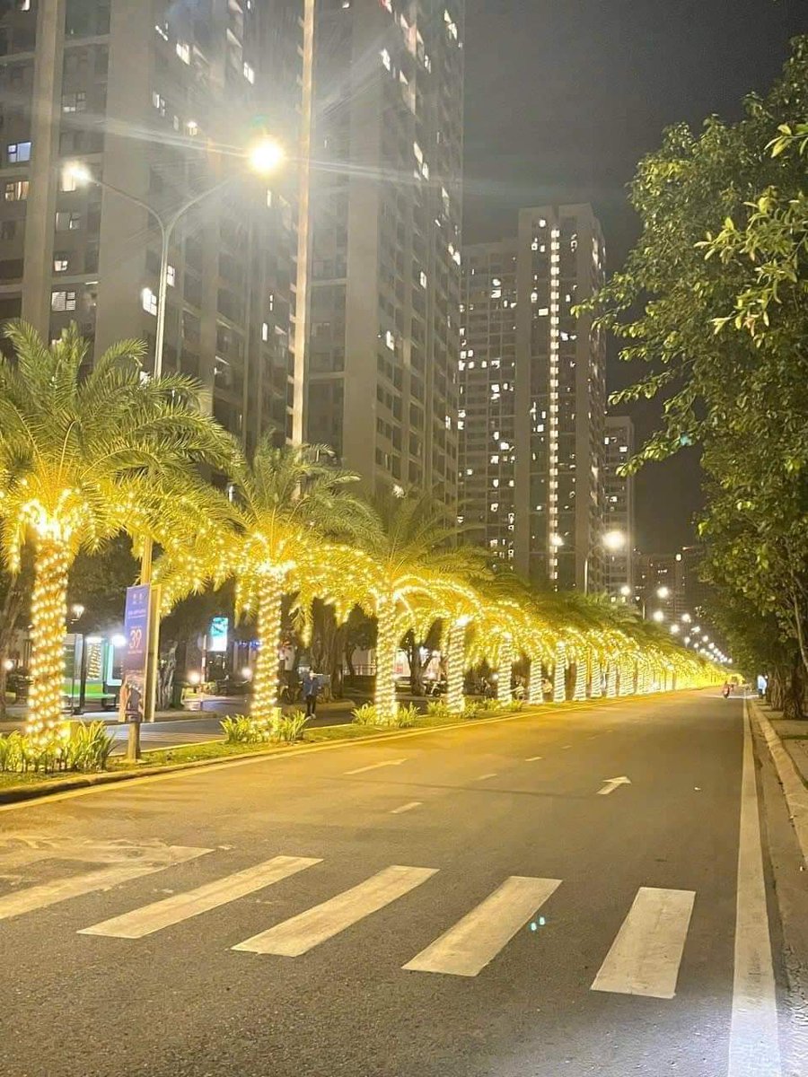 Thế giới có hai nửa,nửa muốn bôn ba,nửa muốn về nhà...