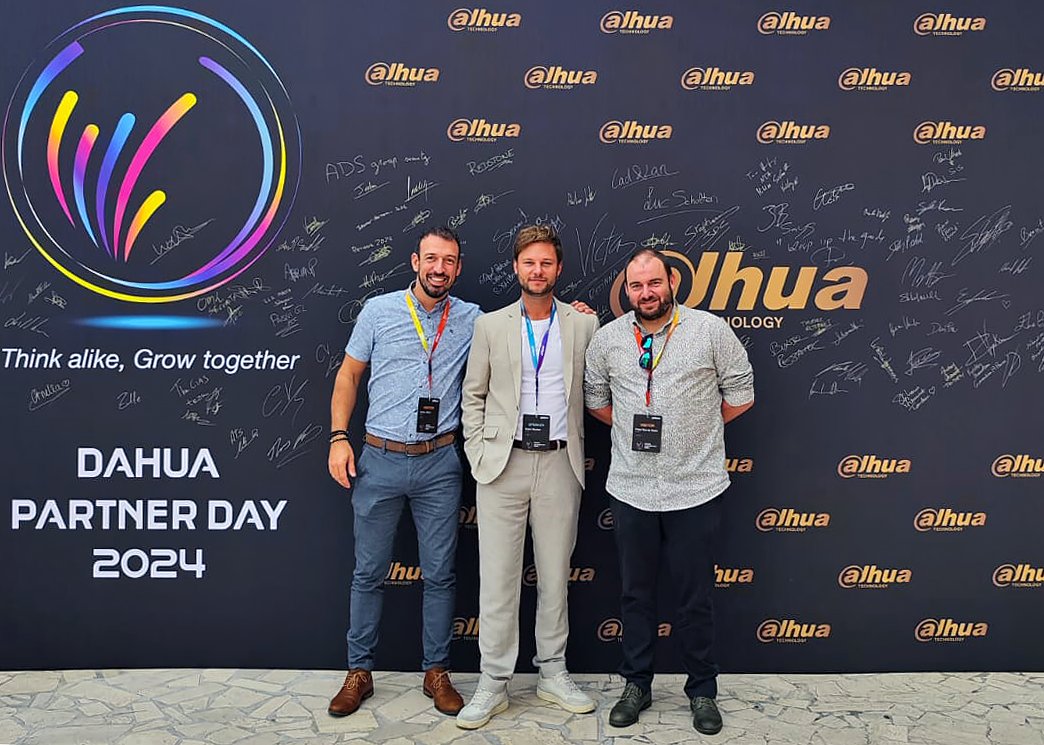 resatec's tweet image. 𝐑𝐞𝐬𝐚𝐭𝐞𝐜 𝐨𝐩 𝐡𝐞𝐭 𝐃𝐚𝐡𝐮𝐚 𝐏𝐚𝐫𝐭𝐧𝐞𝐫 𝐄𝐯𝐞𝐧𝐭 𝐢𝐧 𝐑𝐨𝐦𝐞! 🌍

Met onze oplossingen maken we elke dag het verschil. Ook op zoek naar real-time HD-camerasystemen? 📸 Neem contact op!

#Resatec #Dahua