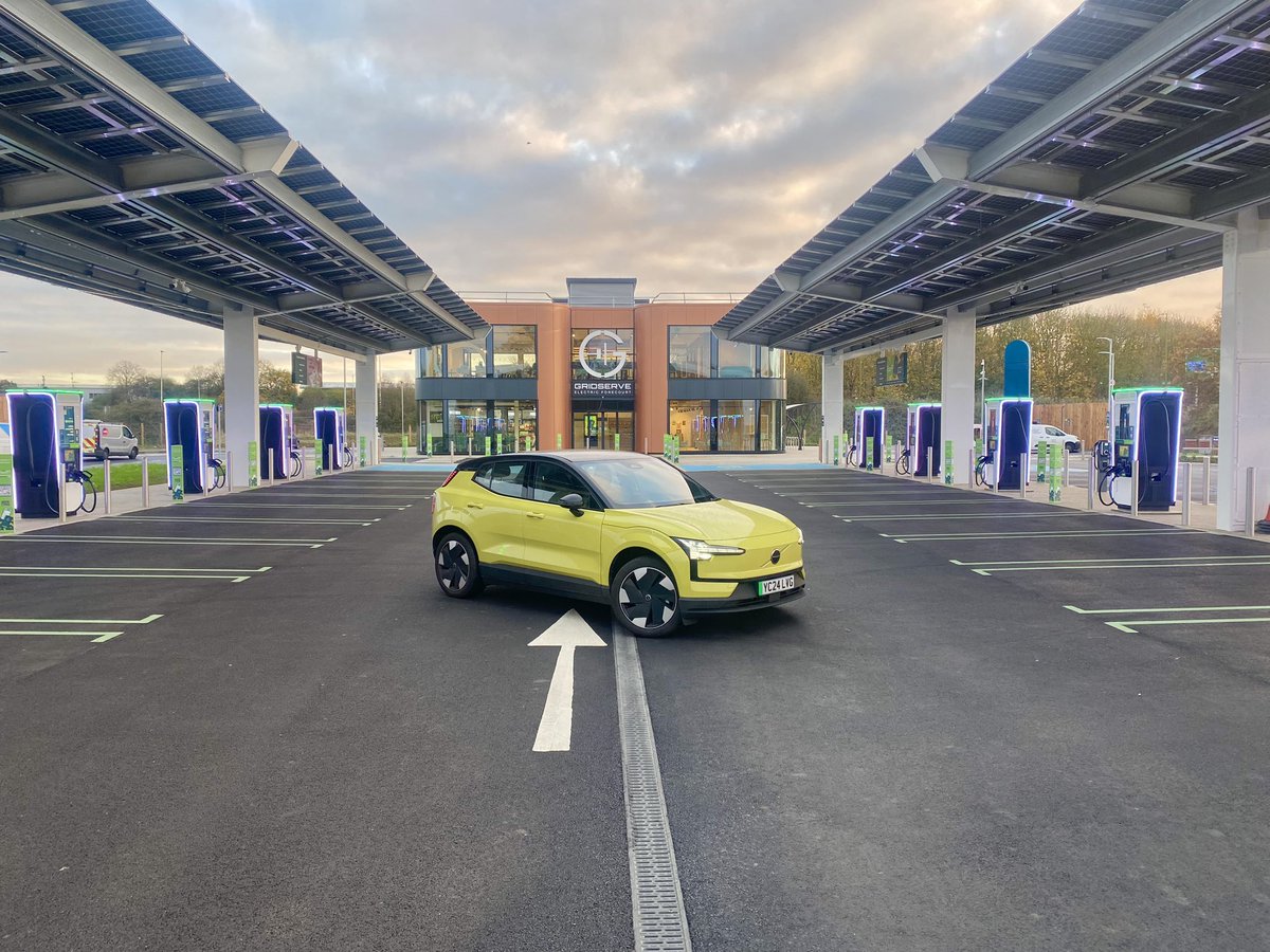 The UK’s EV charging rollout continues at pace with the Stevenage Electric Forecourt, located just off the A1(M) on the Knebworth Estate. As far as EV charging experiences (and EV group test pics) go, this is still the benchmark.