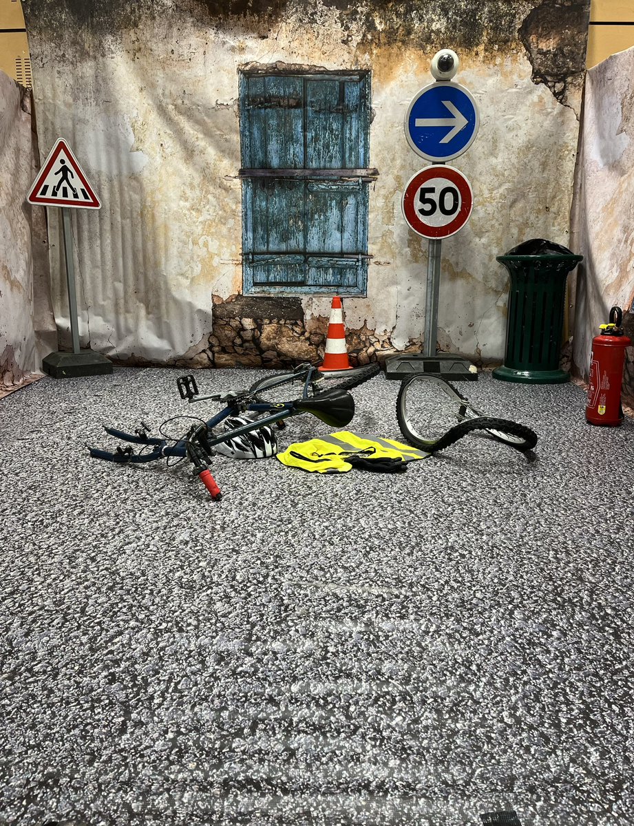 #NonAuHarcèlement Le <a href="/ClgRepublique/">Clg_Republique_Nanterre</a> propose, grâce à la <a href="/VilleNanterre/">Nanterre</a>, un escape game immersif de prévention au harcèlement de l’asso G-addiction jeunesse. Un scénario, des indices à trouver pour résoudre une affaire de harcèlement 🔍 pour nos élèves de 5e