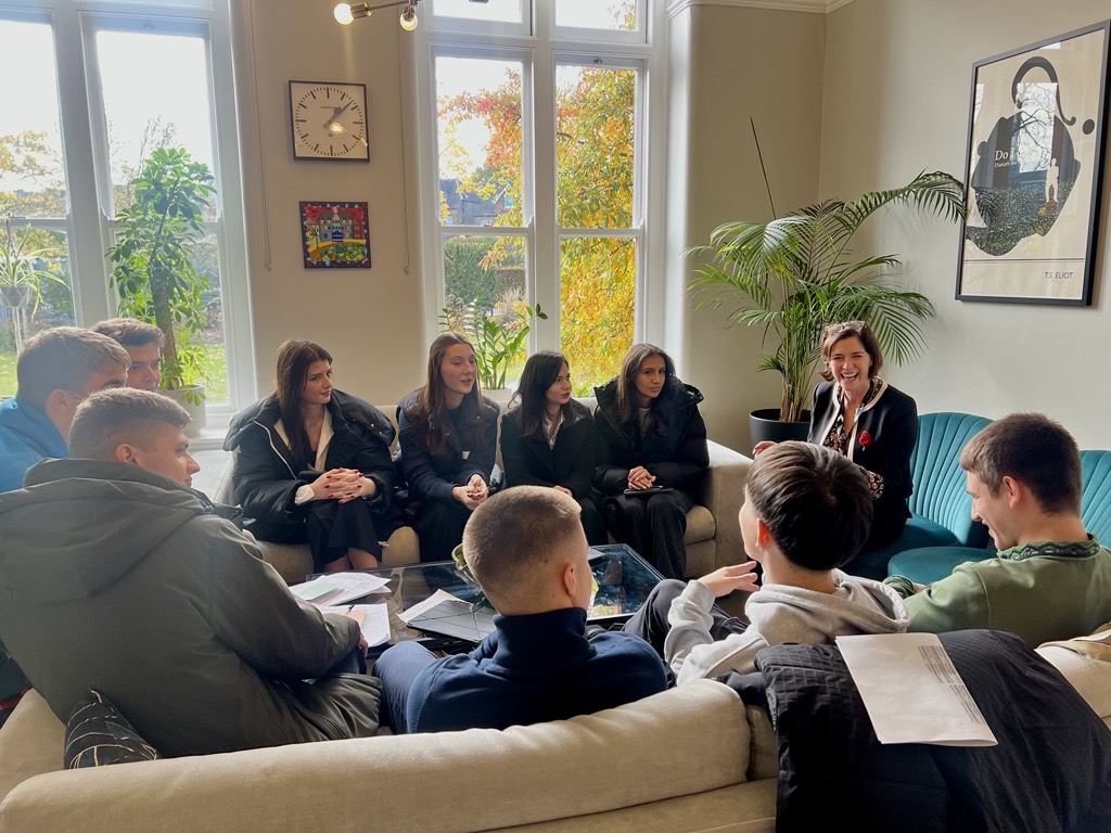 AlleynsSchool's tweet photo. We're thrilled to welcome Ukrainian students through our partnership with UKUA Together for a Future Leaders Exchange Programme!
#allwecanbe #alltogether #alleynsschool