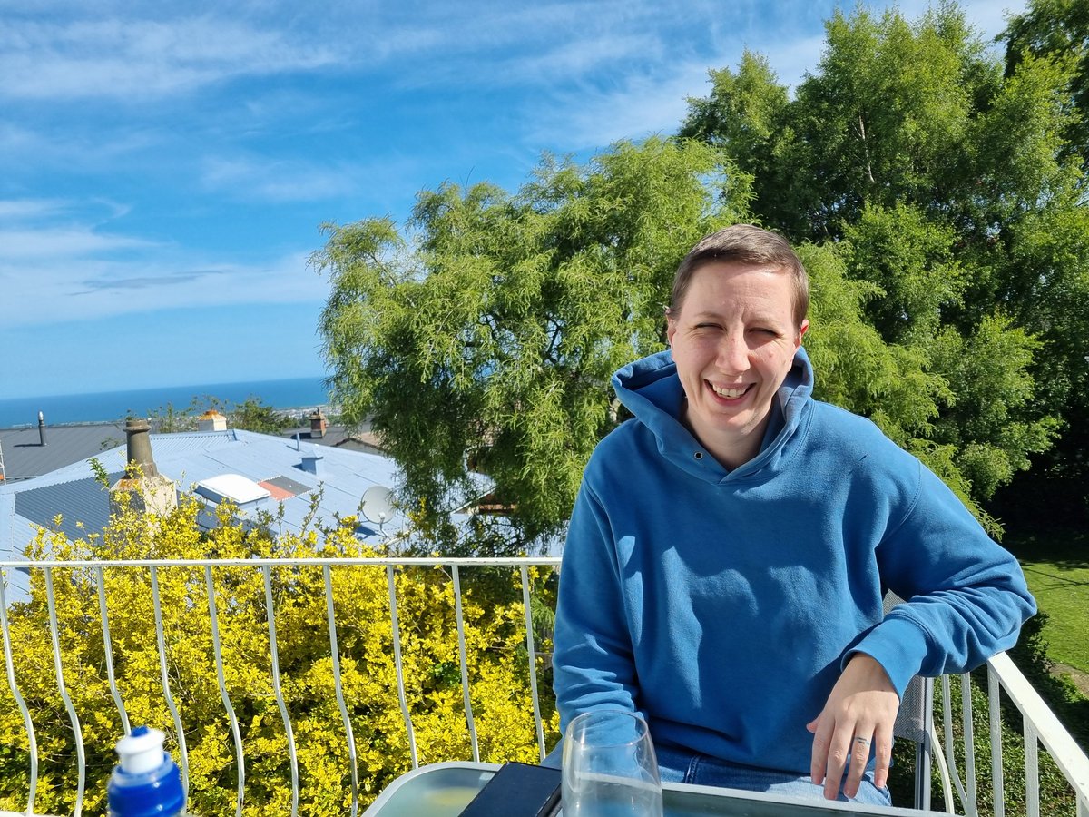 Got ourselves a nice little outdoor set for the rear patio thing. Nice day, nice view, nice wife.   🙂 ❤️