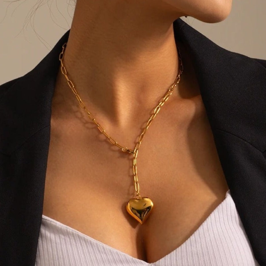 CelesteAdore's tweet image. 💖 Discover our Ura Heart Chain Necklace! With a bold heart-shaped pendant on a delicate chain, it adds sophistication to any outfit. Perfect for special occasions—meaningful and stylish! 

#CelesteAdore #HeartNecklace #RadiantStyle