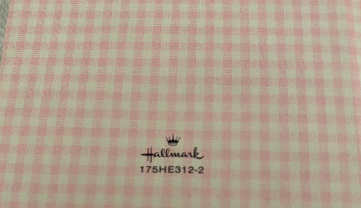 emmasattic98's tweet image. Vintage Hallmark Miniature Book “A Friend is an Angel in Disguise" by EmmasAtticTreasures etsy.me/3s1AIZw via @Etsy #Hallmark #Minature #Book #AfriendIsAnAngelInDisguise #Illustrated