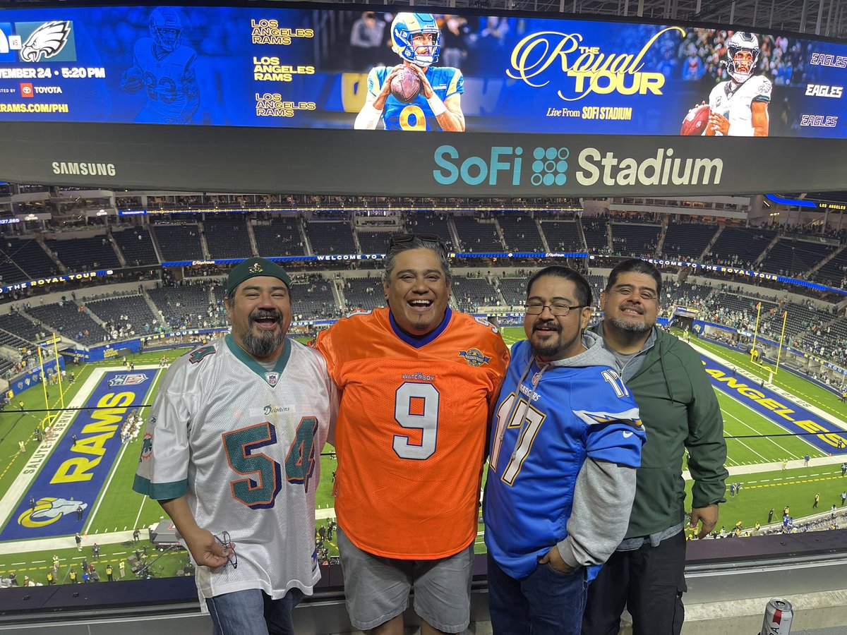 C_CMarroquin's tweet photo. #muddogs https://t.co/a6ng1fn1yX