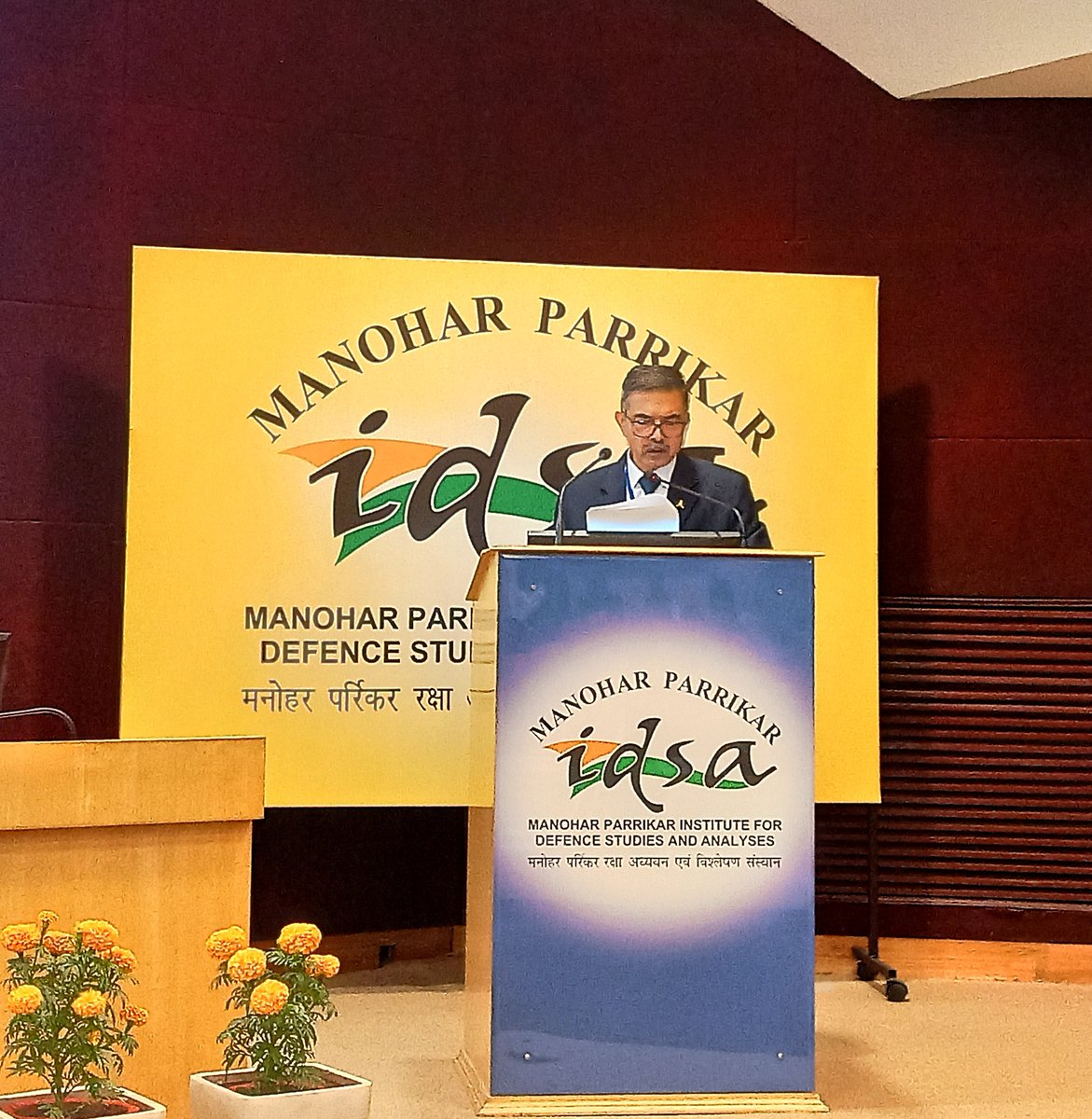 IDSAIndia's tweet image. Col @rajneeshsingh67 Research Fellow @IDSAIndia discussed the evolving nature of warfare amid shifting power dynamics, focusing on China’s rise, hybrid conflicts &amp;amp; the challenges posed by Ukraine&apos;s war. #DDD2024 #ModernWarfare #DefenceStrategy #HybridWarfare