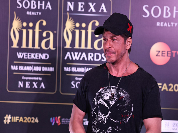 EconomicTimes's tweet image. #MumbaiPolice say, that they have #detained a #suspect from #Chhattisgarh's Raipur for issuing #DeathThreats against actor #ShahRukhKhan. The suspect is currently being questioned by Mumbai Police. (ANI) | Latest News  - ecoti.in/omjhEb 🗞️

(File photo)