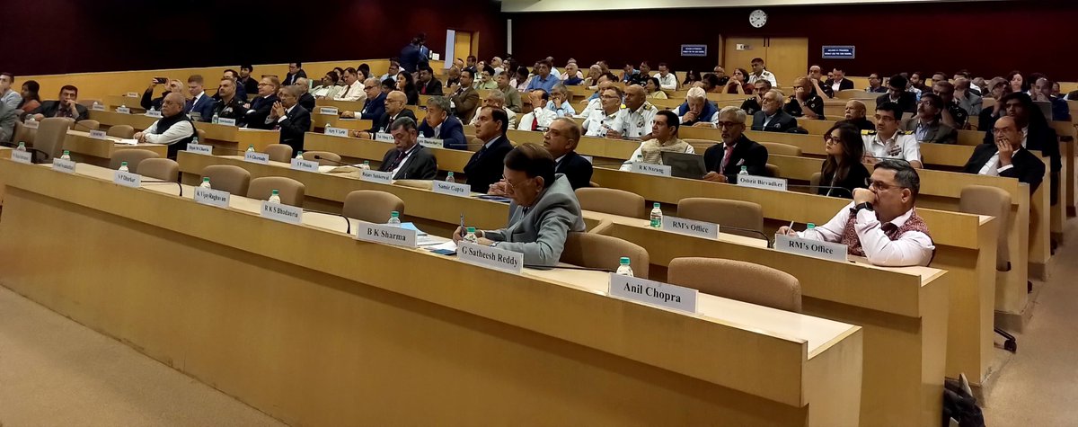 IDSAIndia's tweet image. Col @rajneeshsingh67 Research Fellow @IDSAIndia discussed the evolving nature of warfare amid shifting power dynamics, focusing on China’s rise, hybrid conflicts &amp;amp; the challenges posed by Ukraine&apos;s war. #DDD2024 #ModernWarfare #DefenceStrategy #HybridWarfare