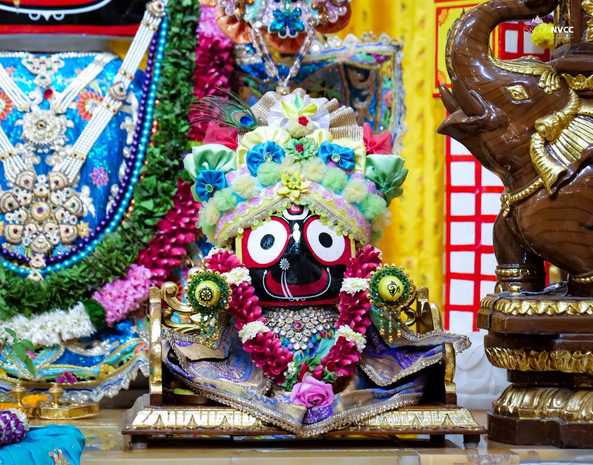 ISKCONPune's tweet photo. 🙏🏽Today's Darshan 📿 🗓12-11-2024🙏
🌷Sri Sri Jagannath Baldev Subhadra🌷
🚩@ISKCONNVCCPune🚩
.
.
#Kartik #OfferDiyaToKrishna #KartikMonth
#Kartik2024 #DamodarMaas #Kartikmonth
#ISKCONNVCC #ISKCONPune #ISKCONNVCCPune #ISKCON #12thnovember #12thnovember2024 #Tuesday #Harinaam https://t.co/1yeHBGSRXF