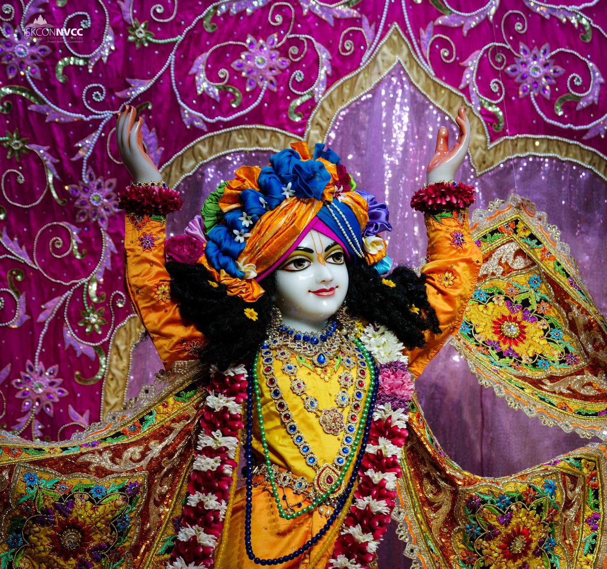 ISKCONPune's tweet photo. 🙏🏽Today's Darshan 📿 🗓12-11-2024🙏
🌷Sri Sri Gaur Nitai🌷
🚩@ISKCONNVCCPune🚩
.
.
#Kartik #OfferDiyaToKrishna #KartikMonth
#Kartik2024 #DamodarMaas #Kartikmonth
#ISKCONNVCC #ISKCONPune #ISKCONNVCCPune #ISKCON #12thnovember #12thnovember2024 #Tuesday
#Harinaamsankirtan https://t.co/nnzoMuEV9P